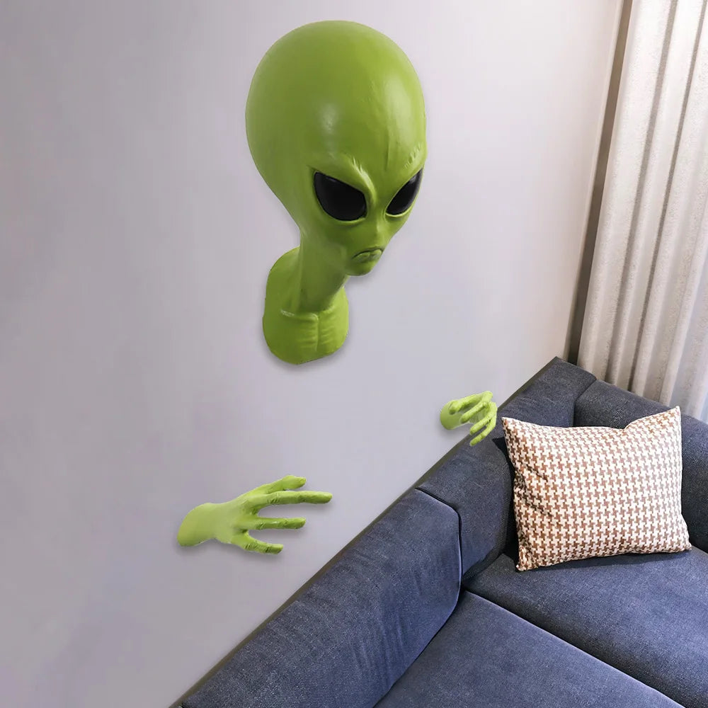 Green Alien UFO Visitor 51 Area Extraterrestrial Organism Monster Study living room wall hanging ornament Sci-Fi Lover's Gift